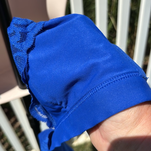 PINK Victoria’s Secret Lace Plunge Bralette Size Med Never Worn - Picture 5 of 5